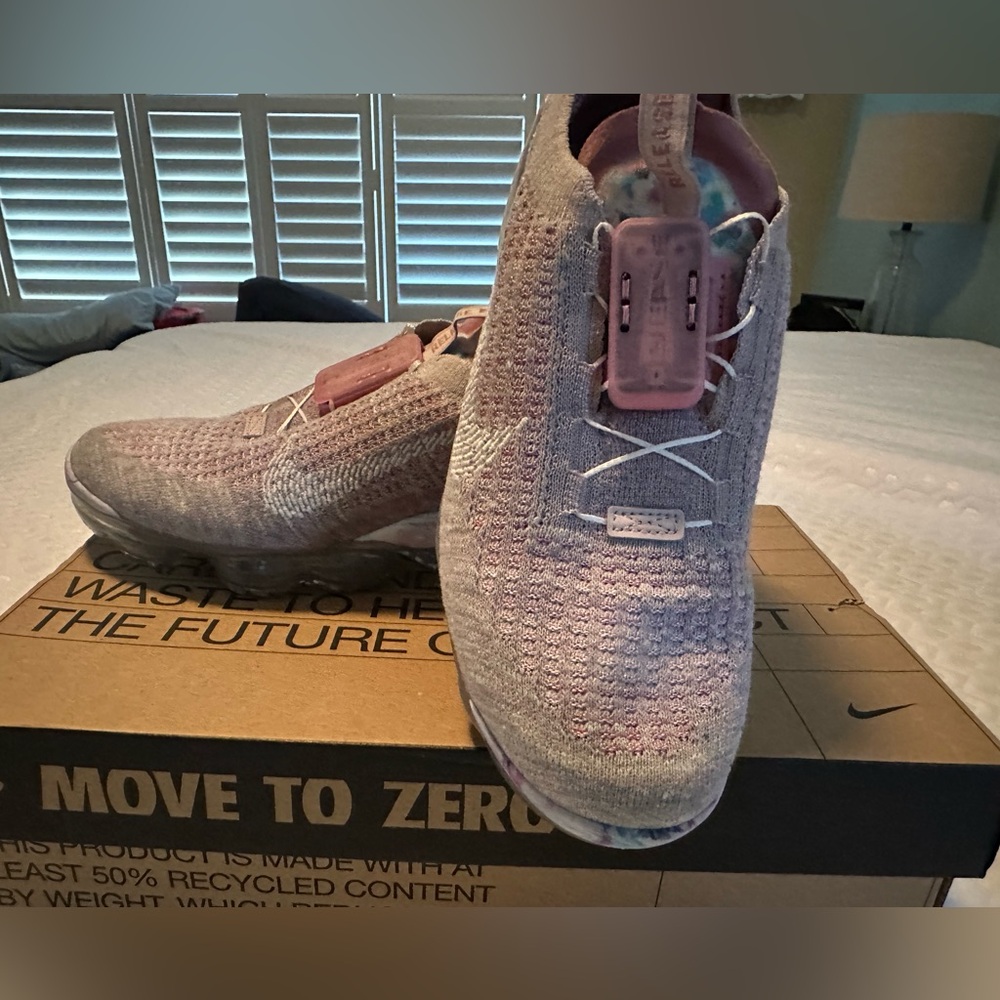 EUC Woman’s Nike Vapor Max Size 6 1/2